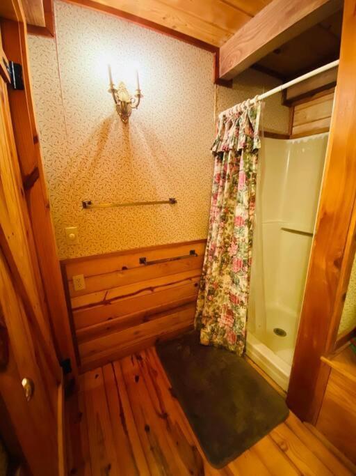 The Loft At Bear Mountain Log Cabins Eureka Springs Dış mekan fotoğraf